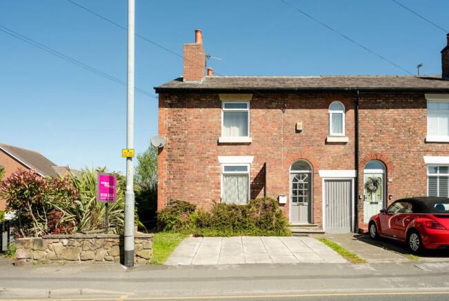 3 bed property, in Wigan Road, £225,000