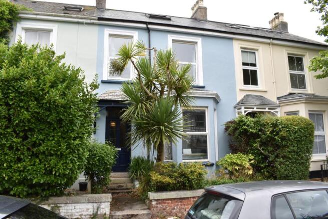 5 bed property, in Marlborough Road, £475,000