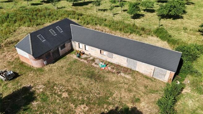 4 bed property, in Middle Green Road, £450,000