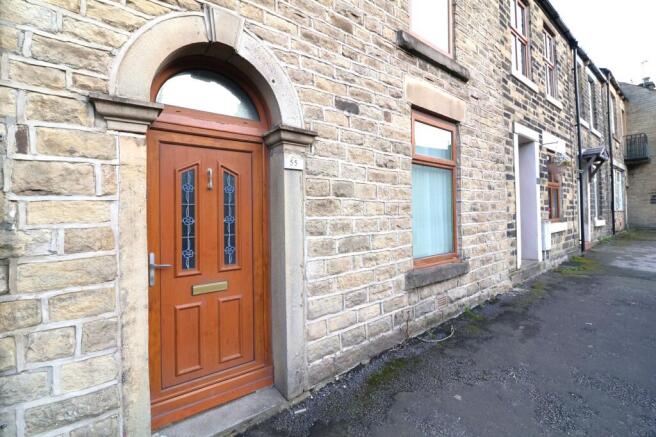 4 bed property, in Charlestown Road, £225,000