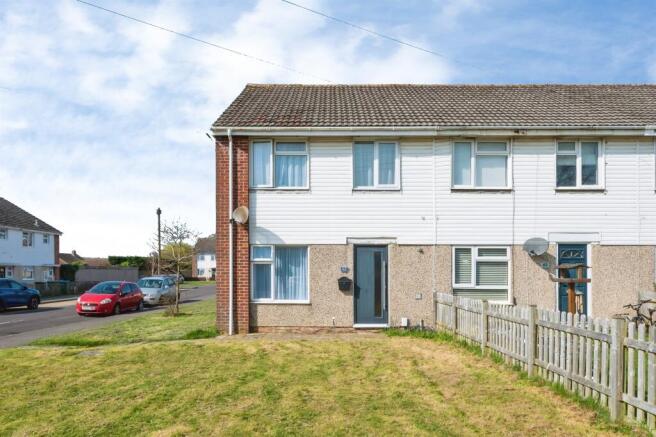 3 bed property, in Northmore Road, £260,000