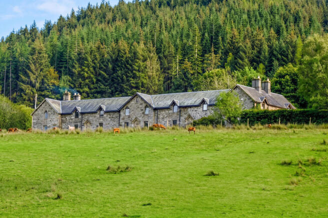 4 bed property, in Keltneyburn, £380,000