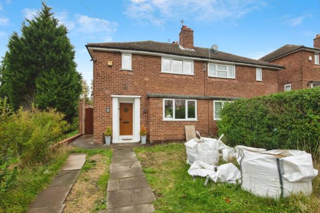 3 bed property, in Poplar Avenue, £215,000