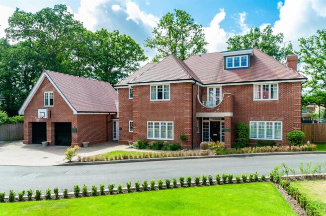 6 bed property, in The Spinney, £2,000,000