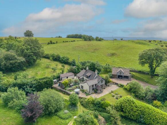 4 bed property, in Folly Lane, £875,000