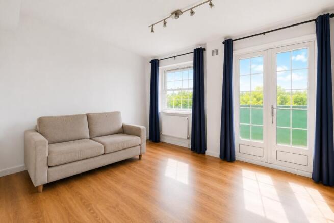 2 bed property, in Worsopp Drive, £385,000