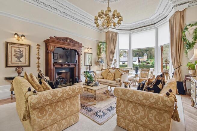 3 bed property, in 92 Newark Street, £440,000