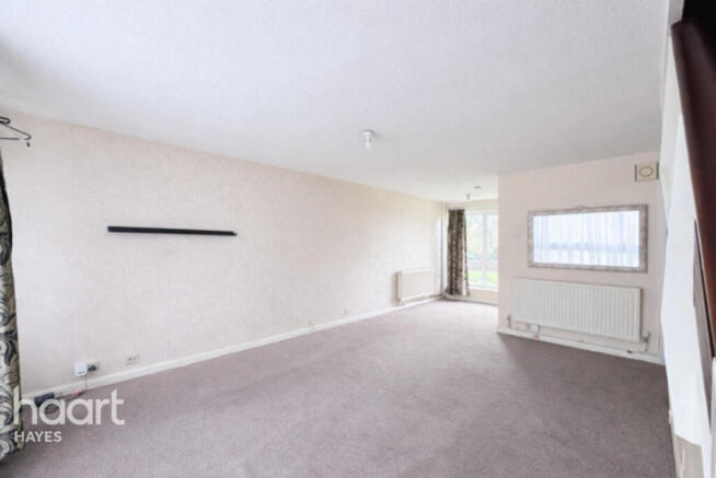 2 bed property, in Compton Road, £300,000