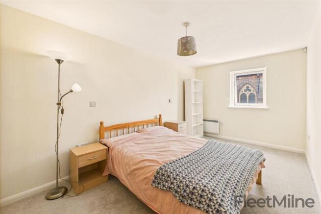 2 bed property, in Westgate, £165,000