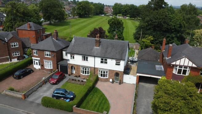 3 bed property, in Park Avenue, £270,000