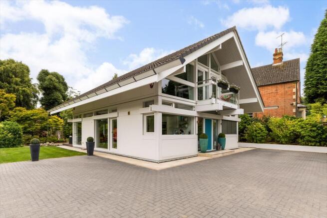 3 bed property, in Lower Village Road, £1,250,000
