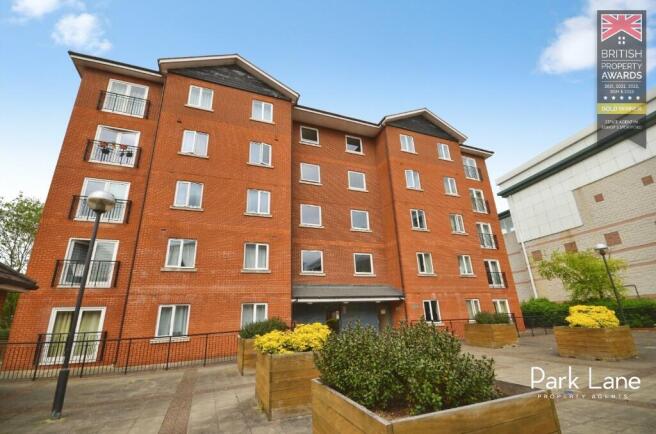 2 bed property, in John Dyde Close, £295,000