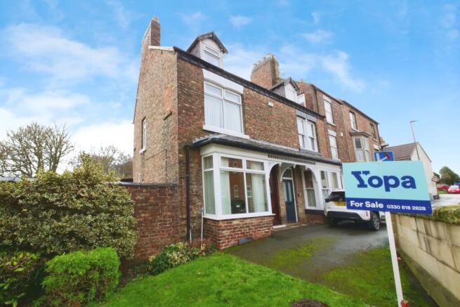 3 bed property, in Bridge Street, £150,000