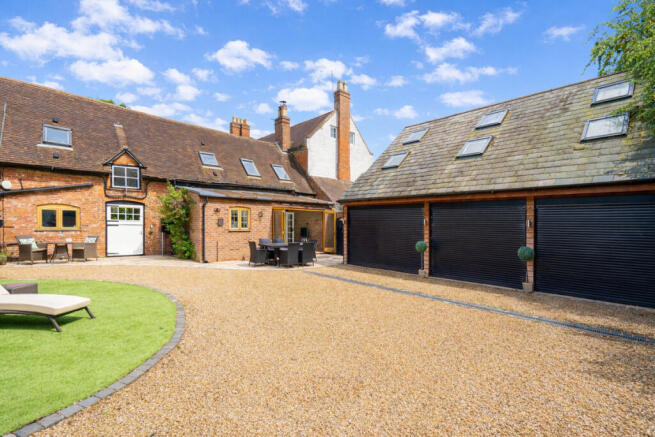 3 bed property, in The Stables, £750,000
