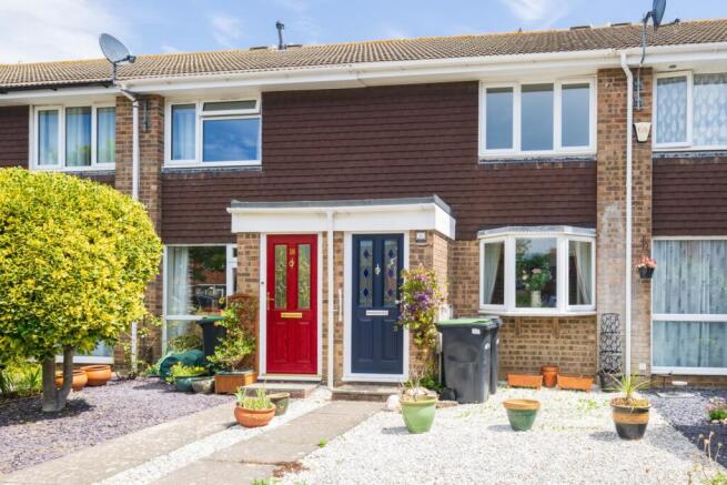 2 bed property, in Headley Close, £250,000