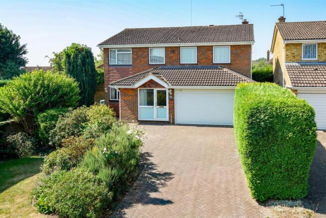 4 bed property, in Kendale, £825,000