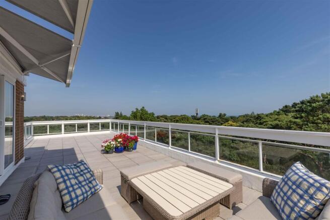 3 bed property, in Western Road, £975,000