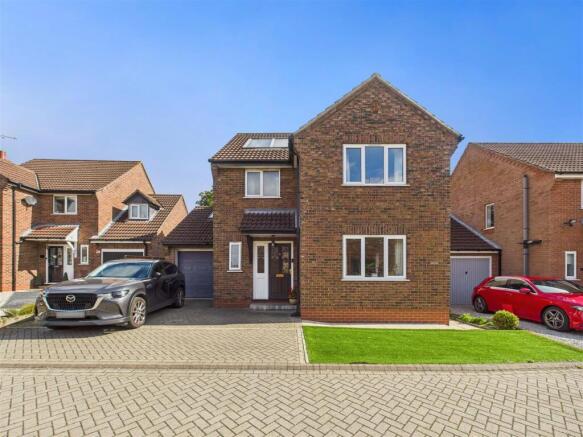 3 bed property, in Bartrams, £335,000