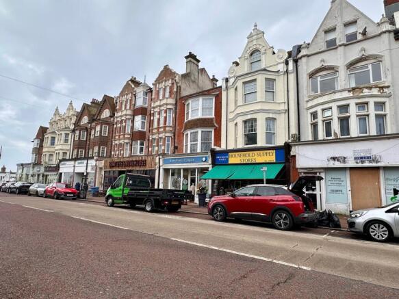 2 bed property, in Devonshire Road, £145,000