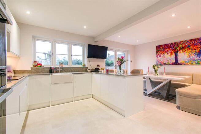 4 bed property, in Greenacres, £625,000