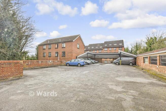 1 bed property, in Lesley Place, £85,000