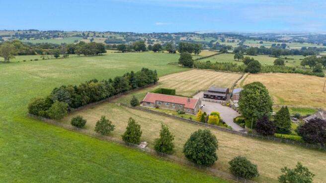 2 bed property, in Long Lane, £900,000