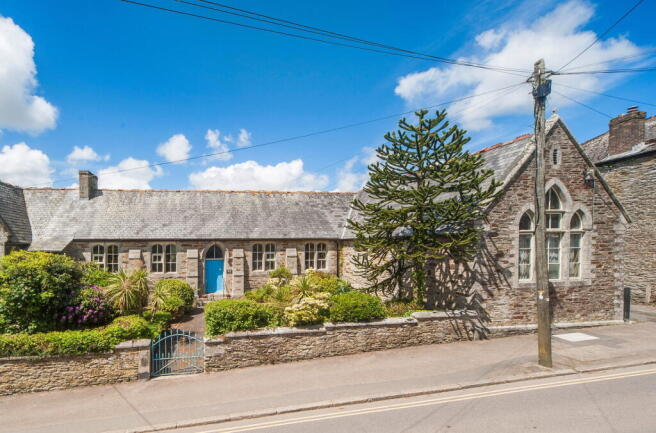 3 bed property, in Fore Street, £475,000