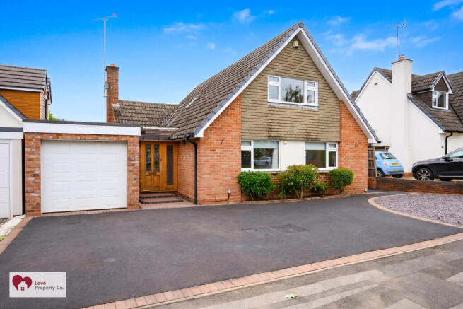 4 bed property, in Ragley Close, £700,000