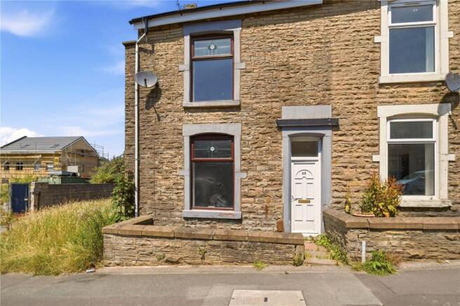 3 bed property, in Hollins Grove Street, £120,000