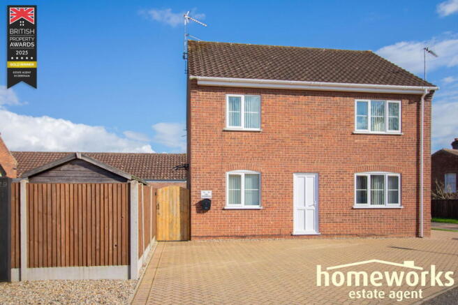 4 bed property, in London Road, £300,000