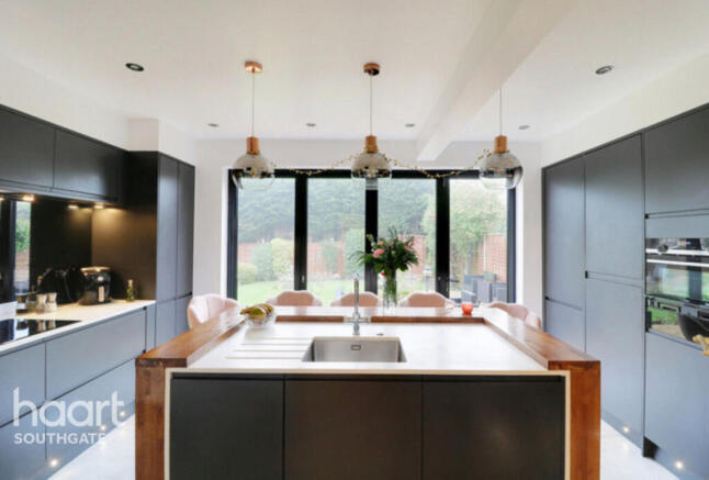 4 bed property, in Chase Road, £1,250,000