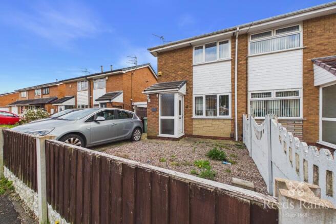 2 bed property, in Baker Street, £120,000