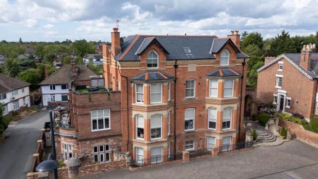2 bed property, in Flat 5 Redland House 64 Hough Green Chester CH4 8JY, £325,000