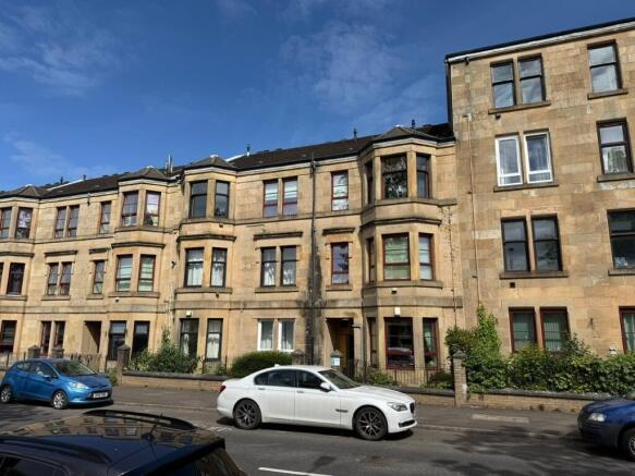 1 bed property, in Seedhill Road, £75,000