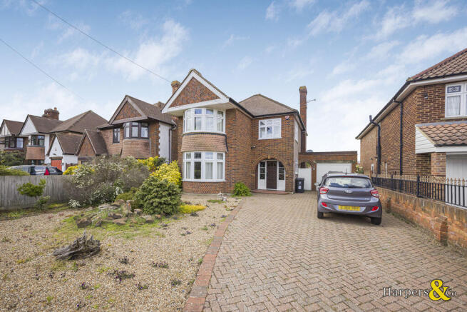 3 bed property, in Shepherds Lane, £775,000