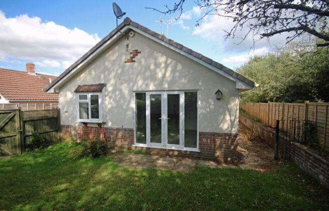 3 bed property, in Blackwater Grove, £420,000
