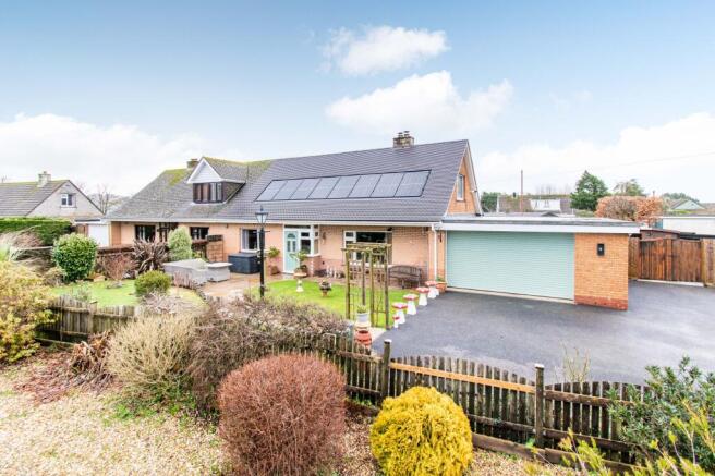 4 bed property, in Tremabe Lane, £400,000