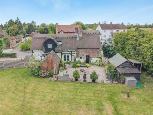 5 bed property, in Birmingham Road, £850,000