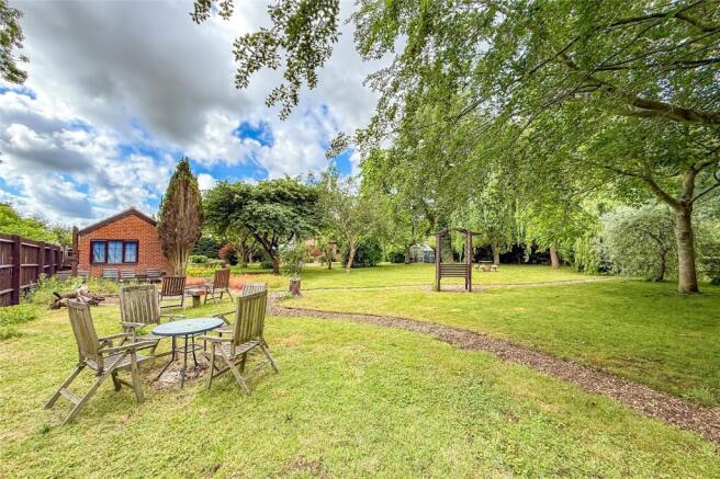 4 bed property, in Woodside Road, £699,950