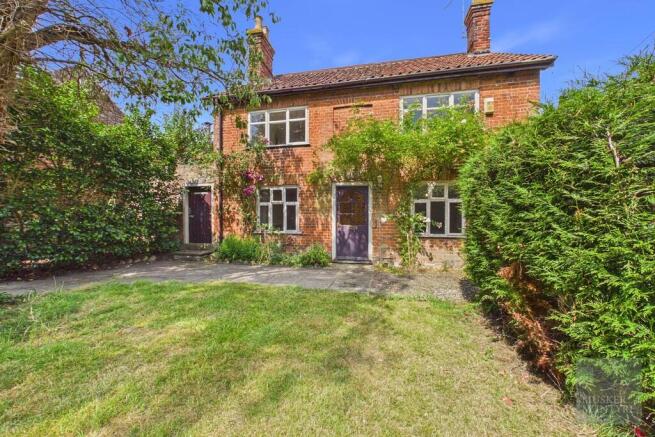 3 bed property, in The Street, £325,000