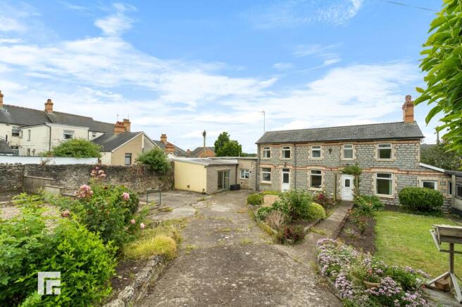 3 bed property, in Main Street, £310,000