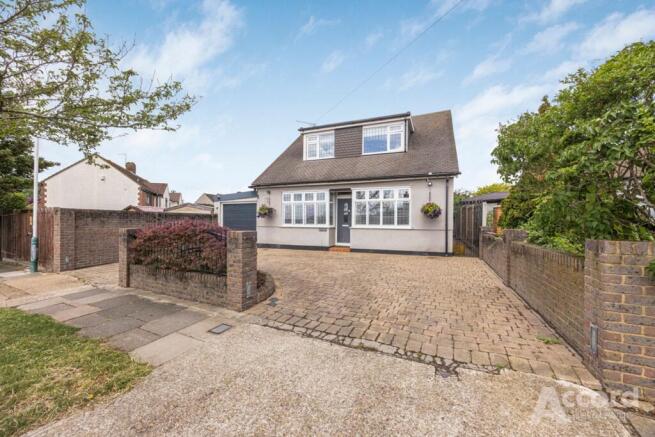 4 bed property, in Deveron Way, £750,000