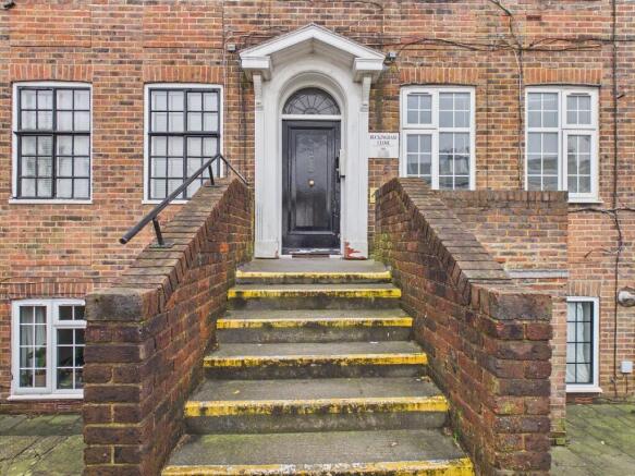 1 bed property, in Bath Street, £179,950