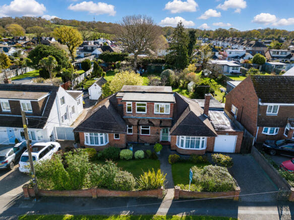 6 bed property, in Broad Way, £695,000
