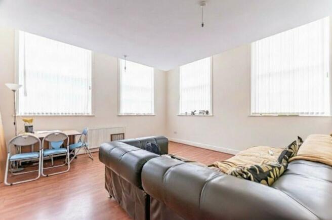 2 bed property, in Oakhouse Park, £45,000