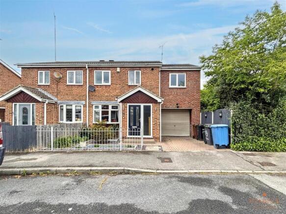 3 bed property, in Langsett Road, £185,000