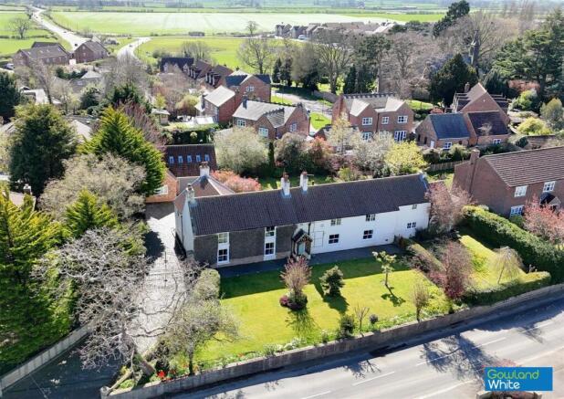 4 bed property, in Forest Lane, £799,000