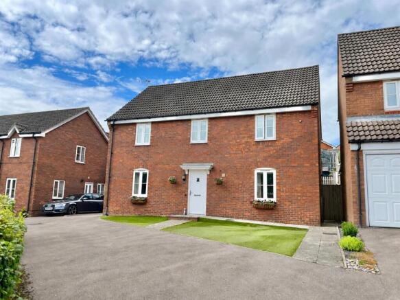 4 bed property, in Forest Edge, £390,000