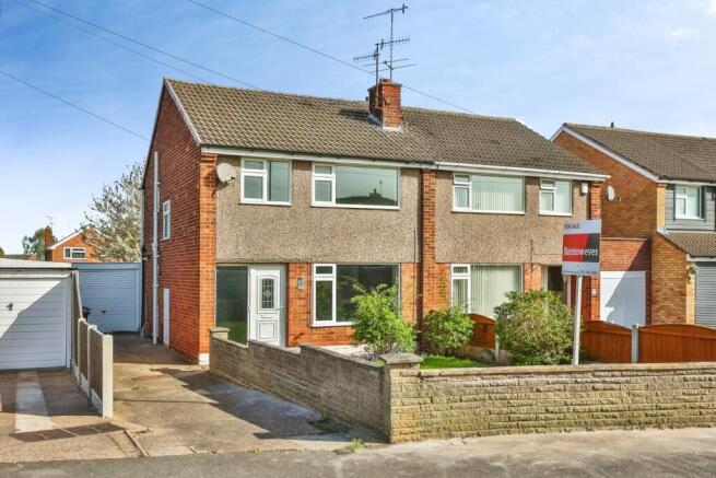 3 bed property, in The Downs, £245,000