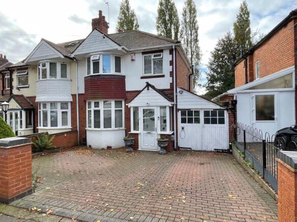 3 bed property, in Warren Hill Road, £250,000